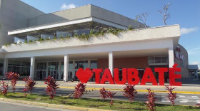 Shopping 2 (vi coisas la que nao podem ser desvistas)