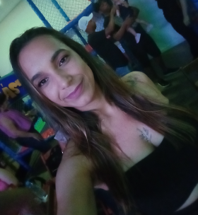 Elaine Ferreira Andrades, 30 anos