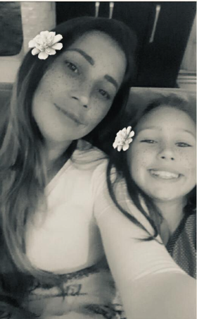 Mãe Allessandra Filha Isabelly de Oliveira 4A