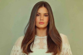 Camila Queiroz 