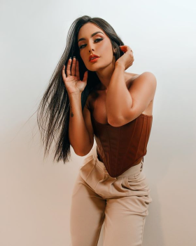 Larissa 