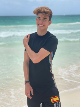 Alex Mandon 