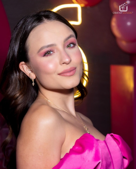 Larissa Manoela 