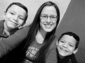 Mãe Débora Filhos Gustavo e Henrique 1B