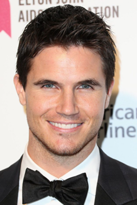 Robbie Amell