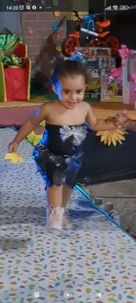 ESTER A DAMA DE PRETO