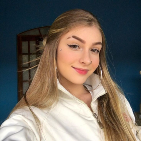 Júlia 