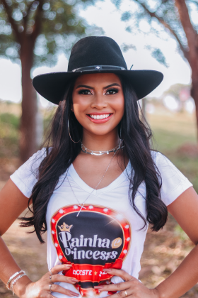 Aline Salvaterra - 19 Anos