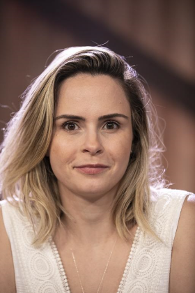 Ana Paula  Renault