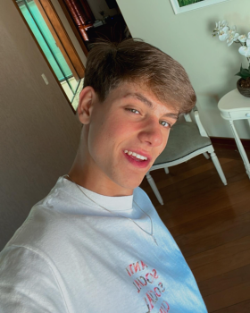 VINI LEAL
