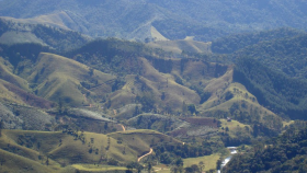 *Área de Proteção Ambiental da Serra da Mantiqueira* (Cidades: Passa Quatro, Itamonte e Delfim Moreira) – Área estratégica para a proteção de nascentes e biodiversidade da Mata Atlântica. A APA é uma das maiores do estado e contribui para a conservação de espécies ameaçadas
