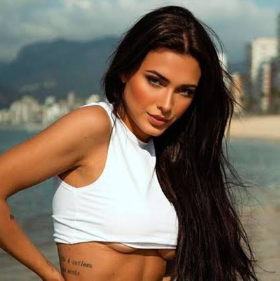 { GIOVANNA CAMPOS }