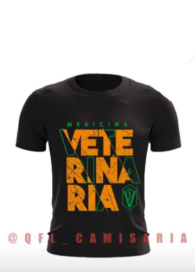 Camisa preta + amarelo e verde