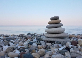 LOPEZ- Compartilho um texto do zen budismo para refletirmos: “Se o adversário é inferior a ti, por que brigar; Se o adversário é superior a ti, por que brigar; Se o adversário é igual a ti, compreenderá o que tu compreendes; Então… não precisará haver luta”