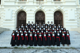 Faculdade de Direto do Recife - tem escadaria para uma média de 100 formandos