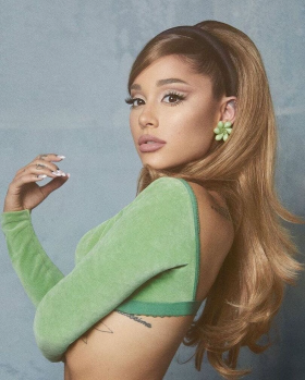 1635293598-1622312684246299-ariana-grande-1