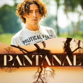 JESUITA BARBOSA em PANTANAL