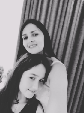 Mãe Vânia filha Julia 4B