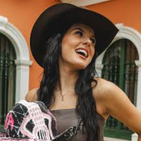 Ana Castela