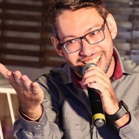Trabalhando no silêncio - Dogmar Amaro