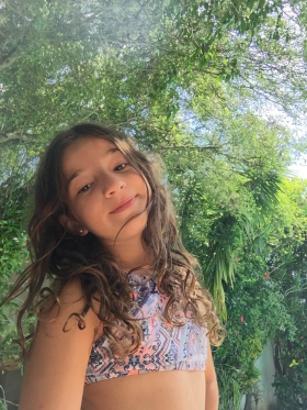 Manuela B. 1